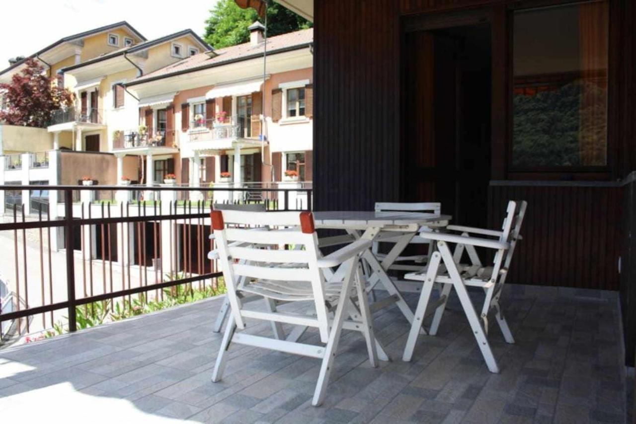 Bluelake Apartament 1 オメーニャ エクステリア 写真